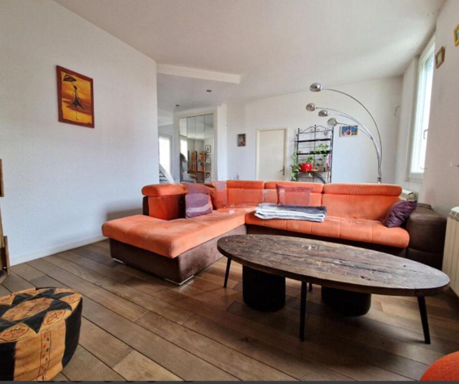 Spacieux, Confortable Et Partage Privatunterkunft